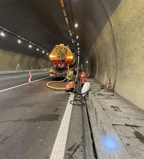 武城隧道排水渠清淤